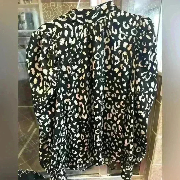 ANDREE BY UNIT Tops - Andree by Unit silky top with tie neck in black and white animal print. NWT